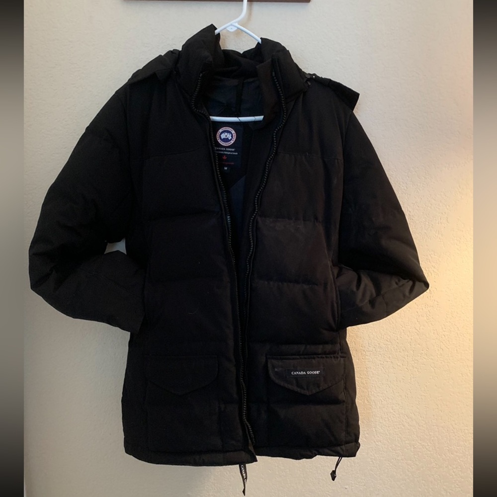 Canada Goose winter puffer with removable hood & sleeve lining